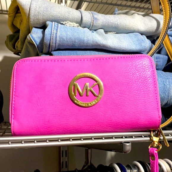 Accessories - MK clutch hot pink
